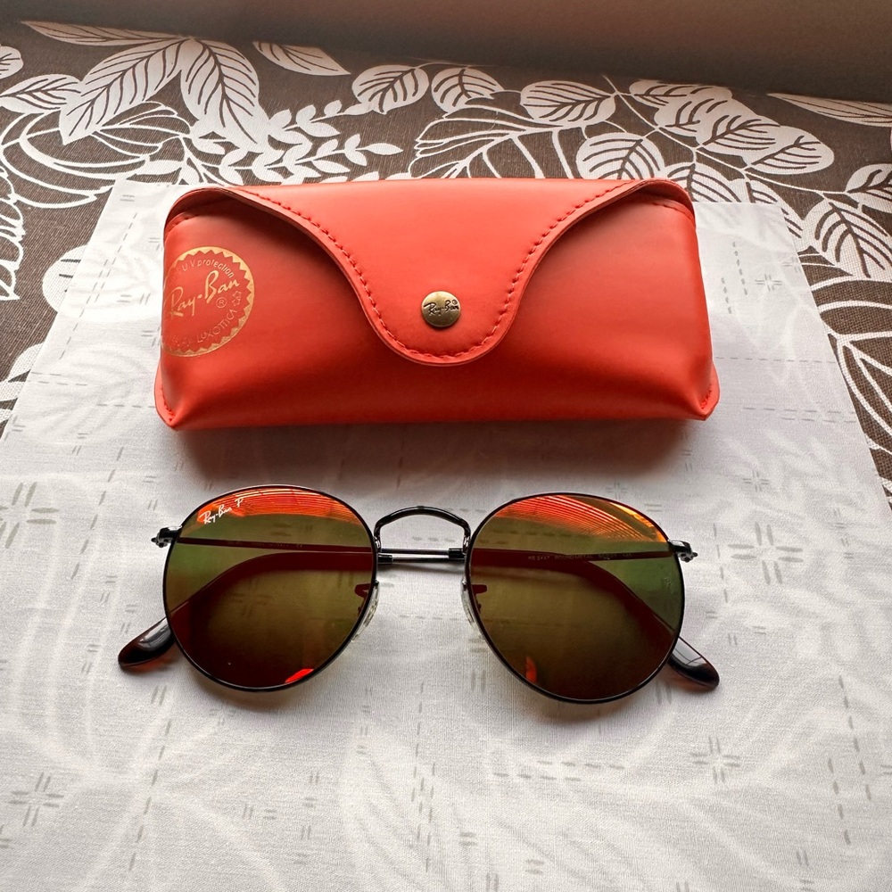 Ray-Ban Round Polarized Sunglasses - BRAND NEW